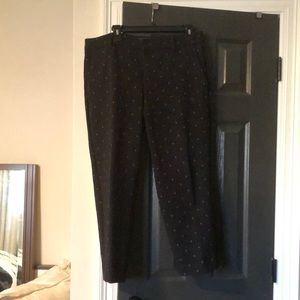 Old Navy cropped trousers with anchors in white